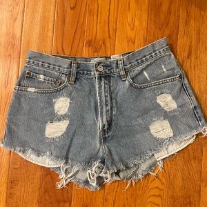 90s Levi’s 560 cut off shorts size 33 fits like a size 10